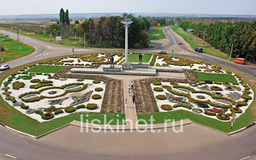 Памятник железнодорожникам в Лисках