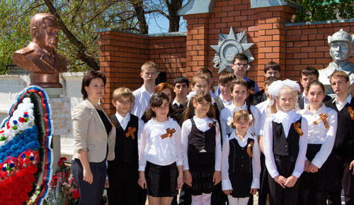 Учащиеся Колыбельской СОШ